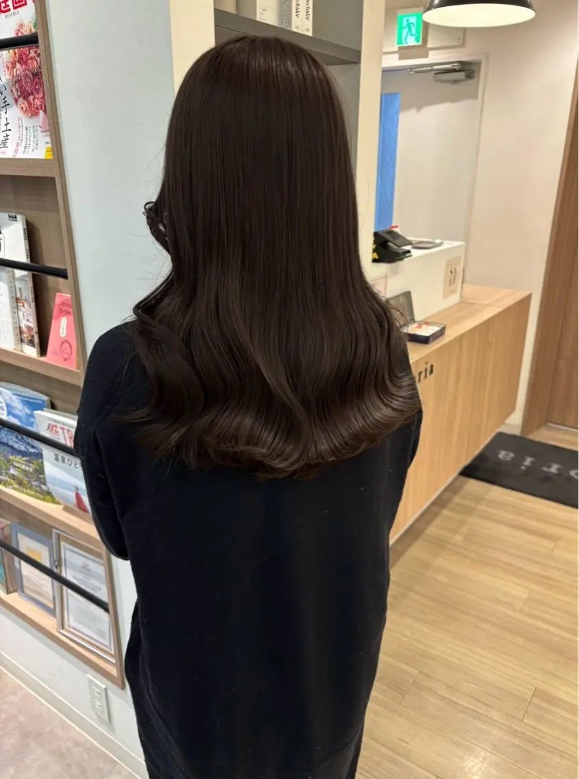 セミロング 髪質改善 カット ヘアカラー トリートメント モテ髪🫧赤み消し カラー表参道きょうこのヘアスタイル
