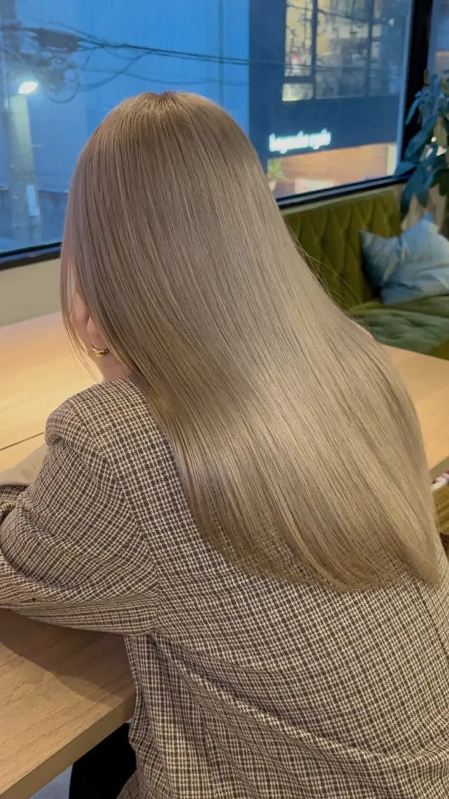 セミロング ヘアカラー 瀬戸 杏珠のヘアスタイル