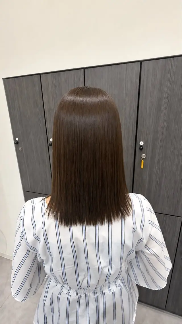 カラー 向田 栞菜のヘアスタイル
