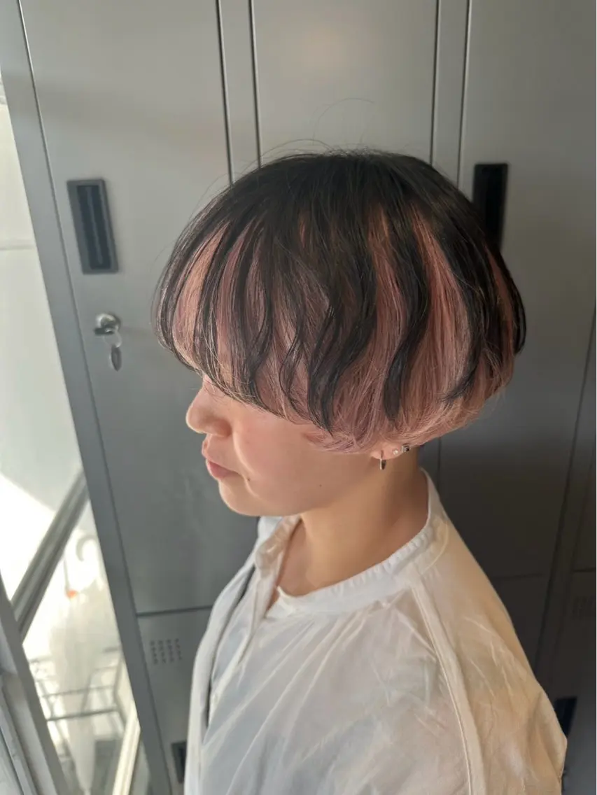 ショート カラー ブリーチ ピンクカラー ホワイトピンク ヘアカラー かとう きりん🎀🪽のヘアスタイル