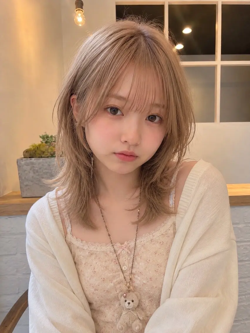 ミディアム カラー カット ヘアカラー トリートメント 小顔垢抜けレイヤー/ ハイトーン/YUTOのヘアスタイル