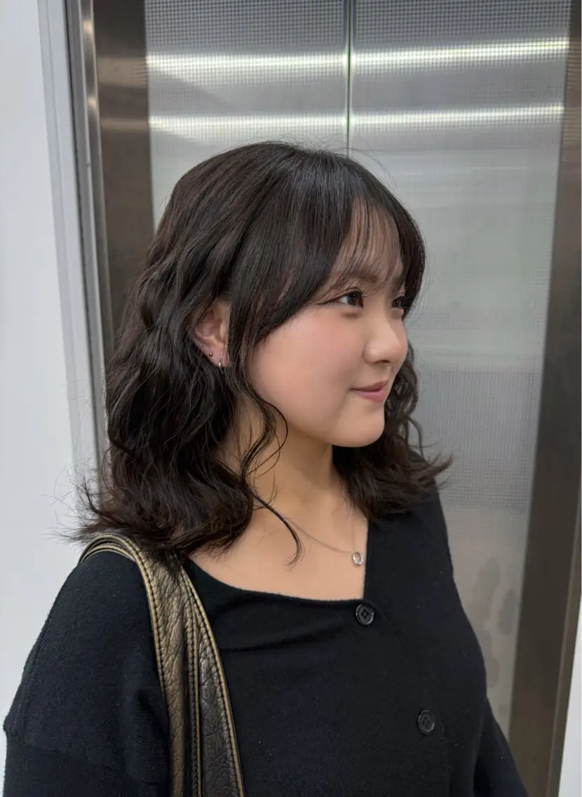 セミロング ヘアカラー Nico セナのヘアスタイル