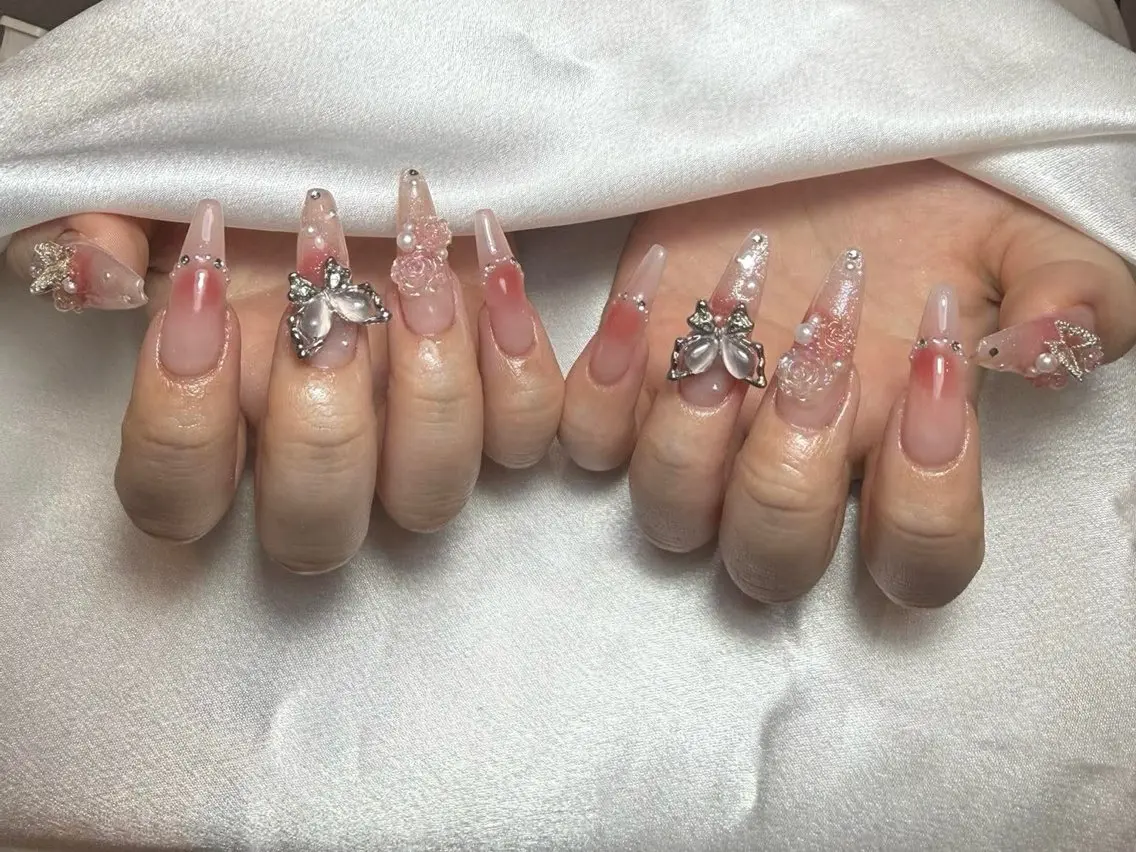 ネイル アートネイル チークネイル ジェルネイル ロングネイル マグネットネイル ハンドネイル Rin Nail 新大久保店のネイルデザイン