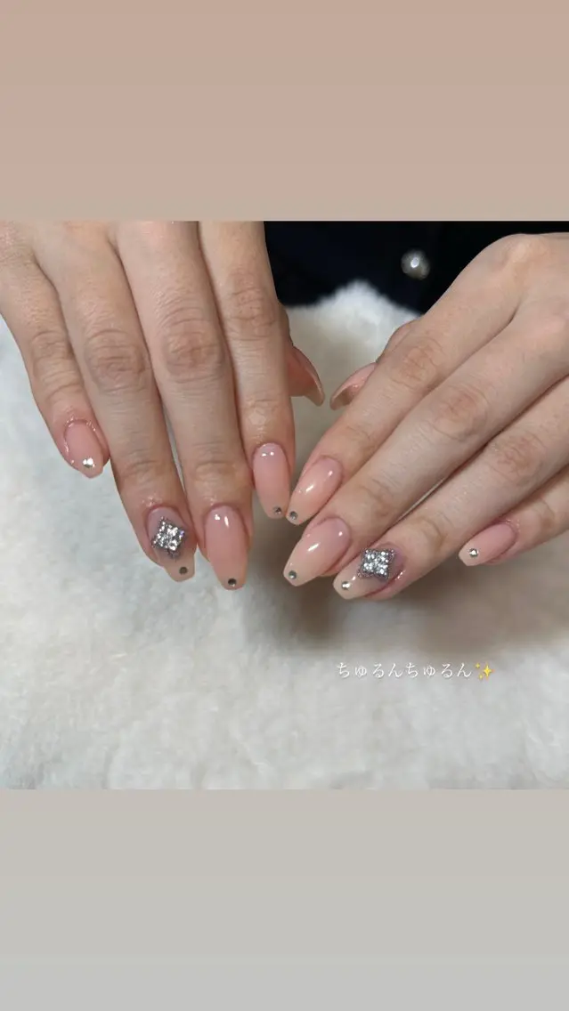 ミディアム yuka ⭐︎のネイルデザイン