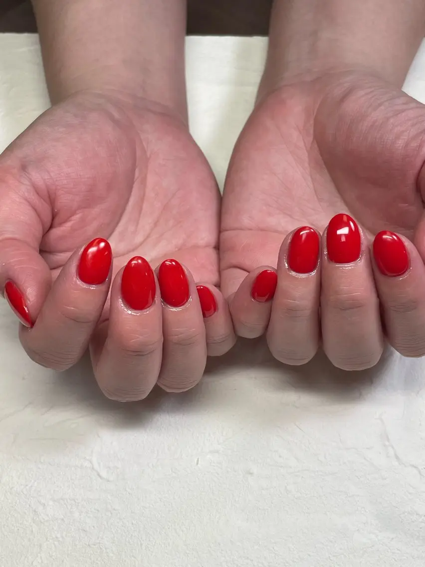 ネイル ワンカラーネイル 赤色 nail room Rayのネイルデザイン