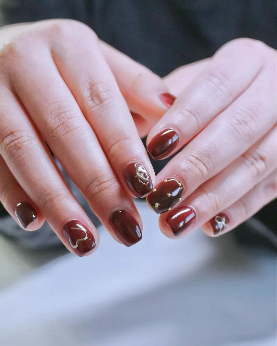 ネイル ボルドー ハート ミラーネイル ニュアンスネイル 赤色 ハンドネイル Baku Nailsのネイルデザイン