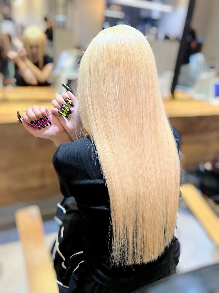 ロング ヘアカラー ハシモト ミオのヘアスタイル