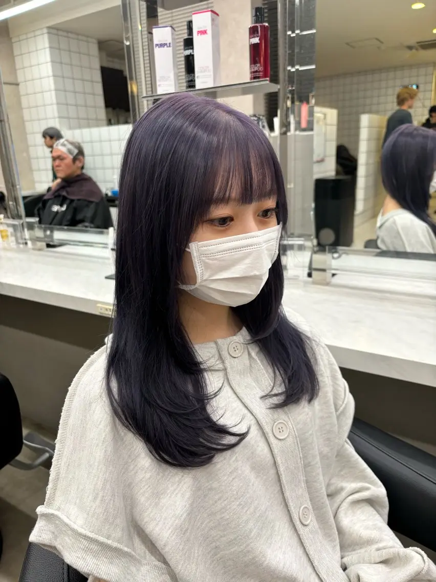 セミロング カラー 黒髪 ブルーカラー ブルーブラック ブルーラベンダー グレージュ 抜け感レイヤー︴ ニュアンスカラーのヘアスタイル