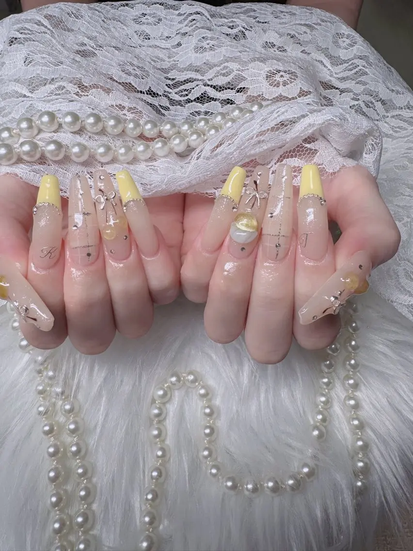 ネイル フレンチネイル ジェルネイル ハロウィン キラキラネイル 韓国ネイル ハンドネイル H.baby Nail Salonのネイルデザイン