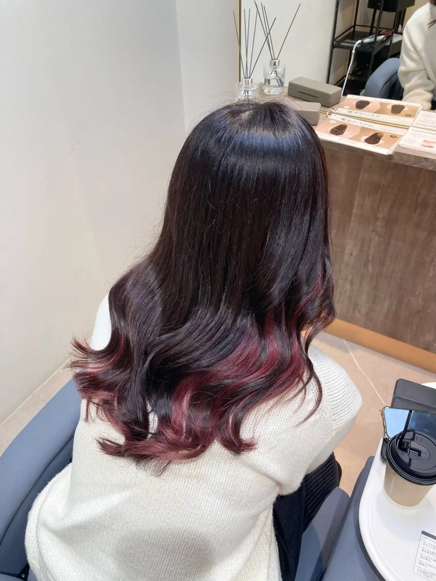 ロング カラー ブリーチ レッドカラー ヘアカラー ピンクカラー🎀 米津 美佑のヘアスタイル