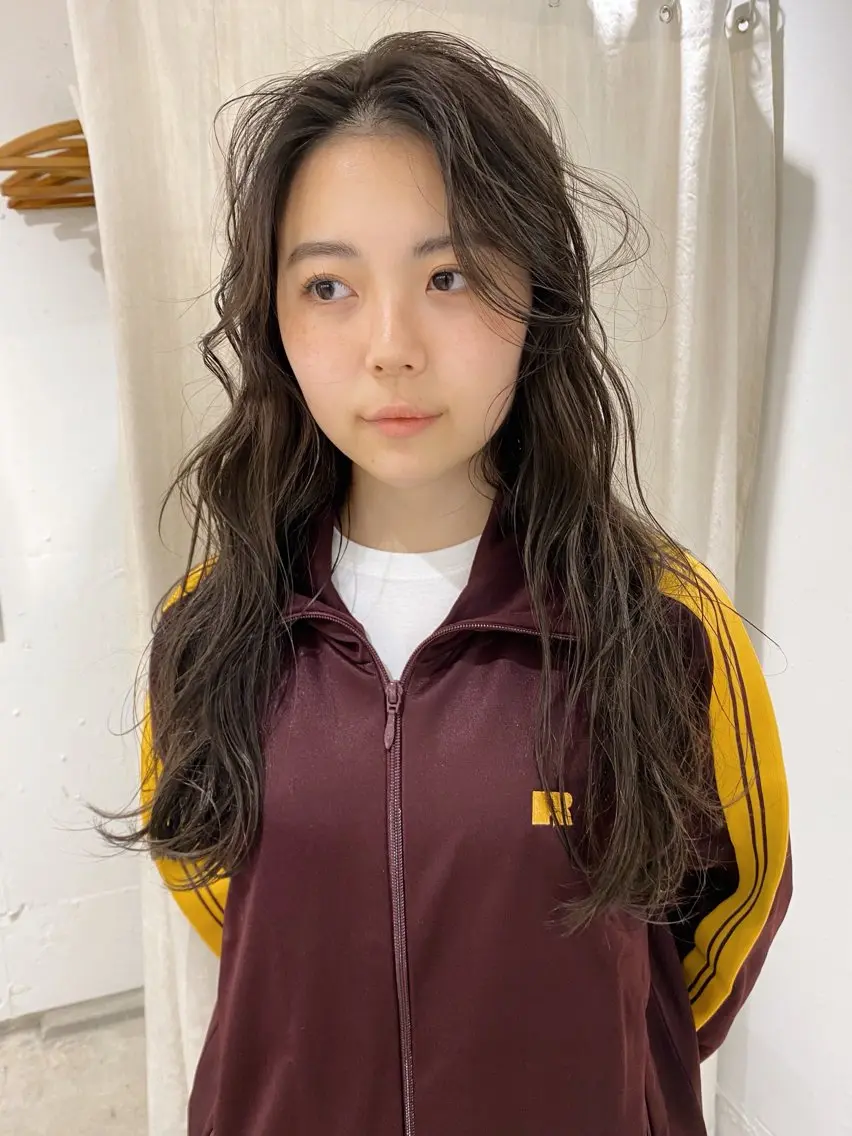 ロング サトウ ナナのヘアスタイル