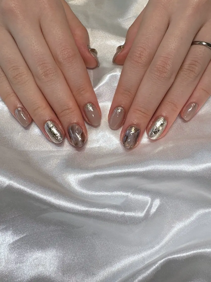 ネイル フラッシュネイル マグネットネイル ニュアンスネイル シンプルネイル ワンホンネイル at Nailのネイルデザイン