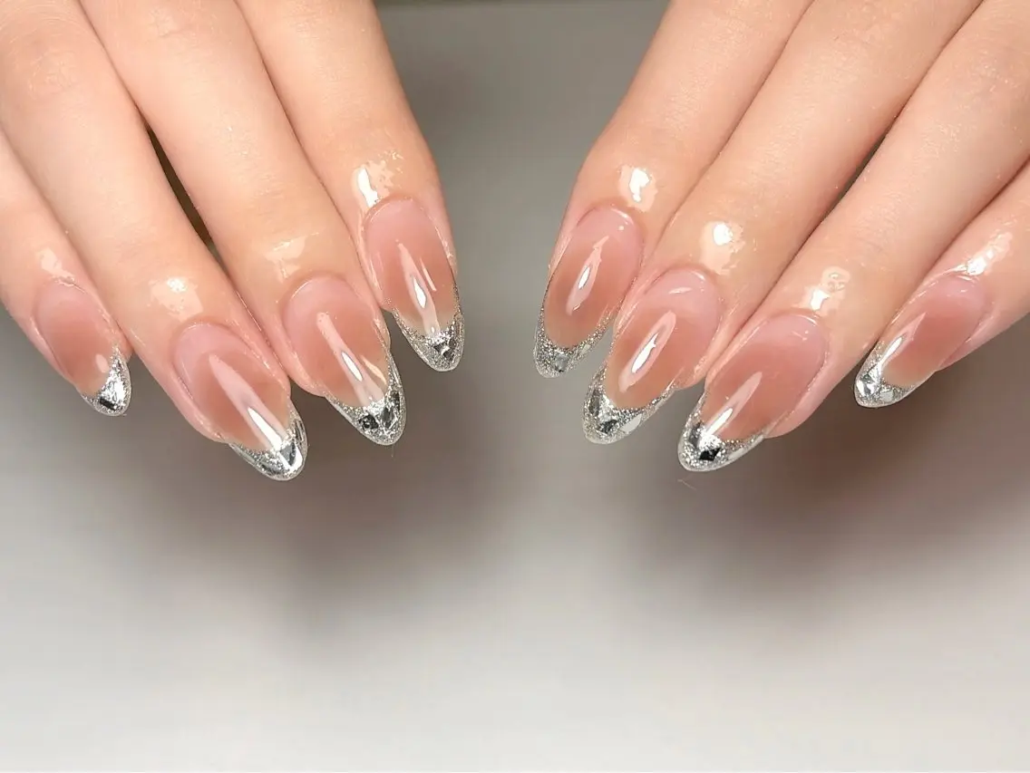 ネイル チークネイル フレンチネイル ガラスフレンチ LuluNail __kotoneのネイルデザイン