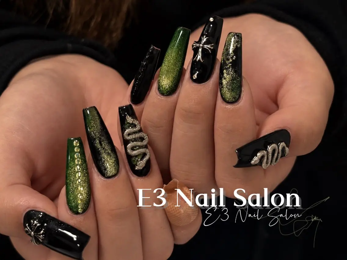 ネイル アニマル柄 オーロラネイル べっ甲ネイル ボルドー ブラウン ハンドネイル E3 Nail Salonのネイルデザイン
