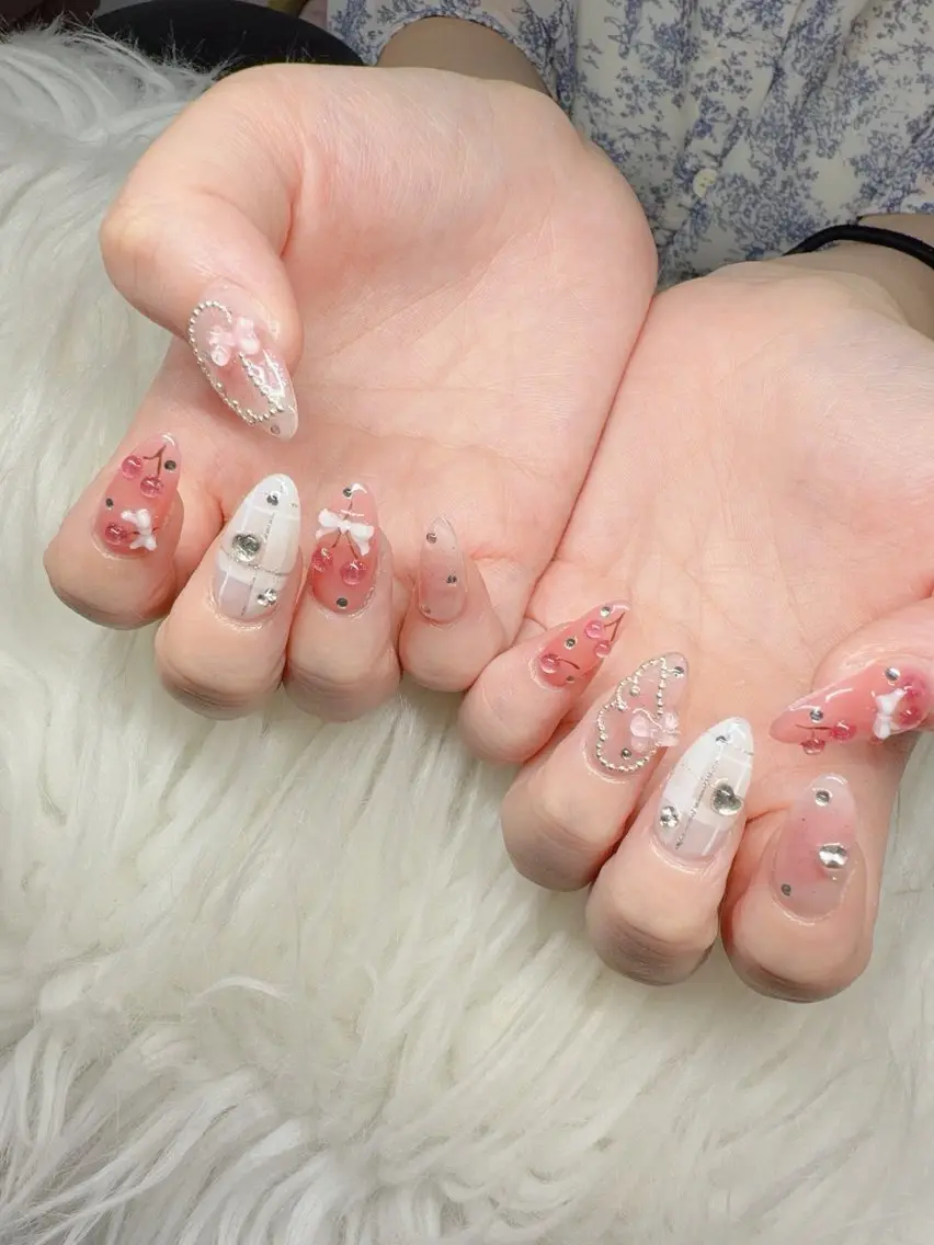 ネイル ハンドネイル Lee Nailsのネイルデザイン