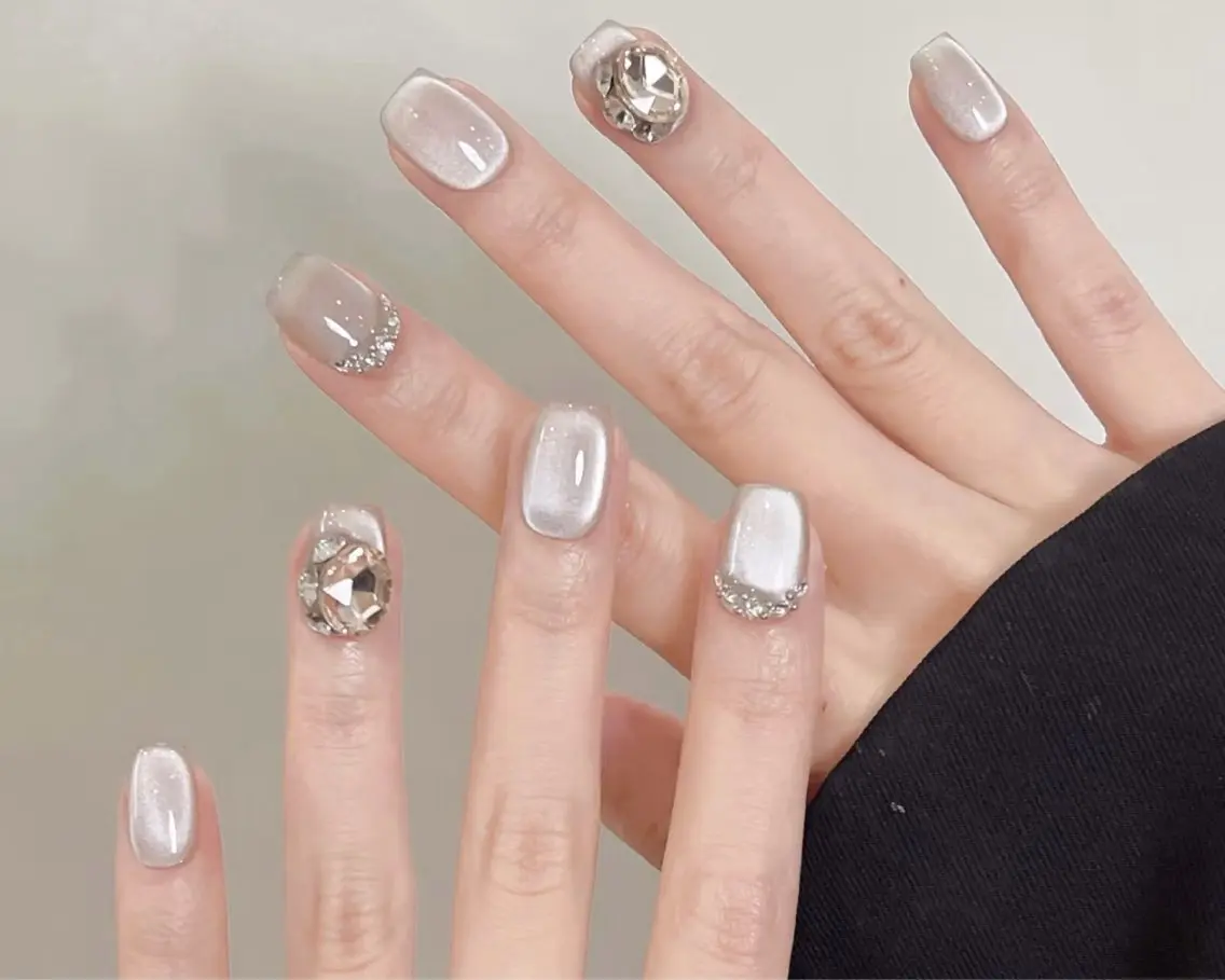 ネイル LUMI NAILのネイルデザイン