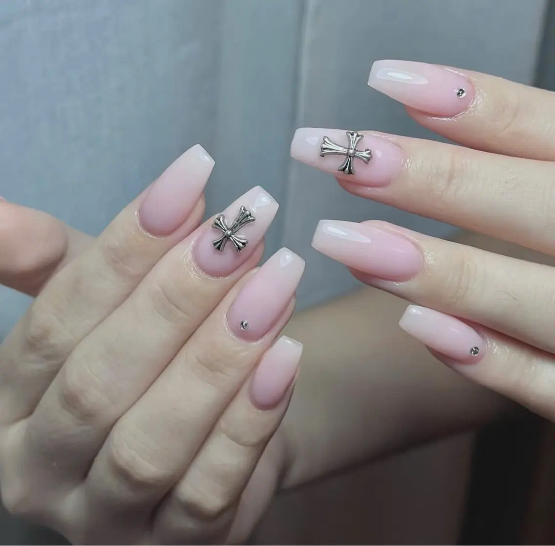 ネイル フレンチネイル キラキラネイル マグネットネイル ミラーネイル ニュアンスネイル ハンドネイル Tira Nailのネイルデザイン