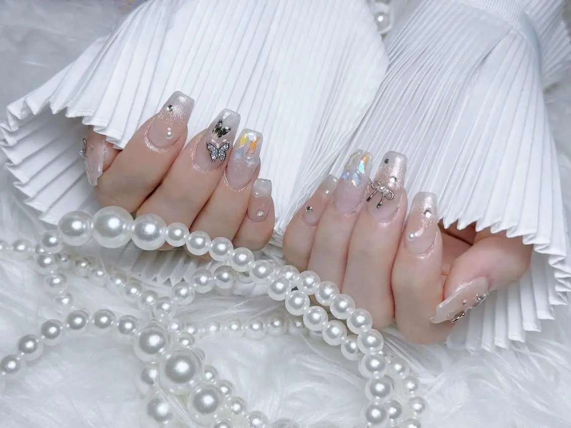 ネイル RAFFINE haru🦋🩵のネイルデザイン