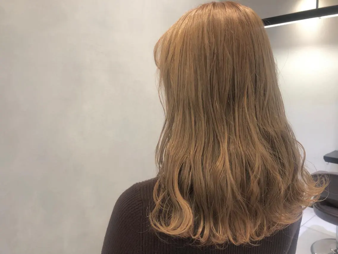 セミロング カラー パーマ ヘアアレンジ 渡邊 桃香のヘアスタイル
