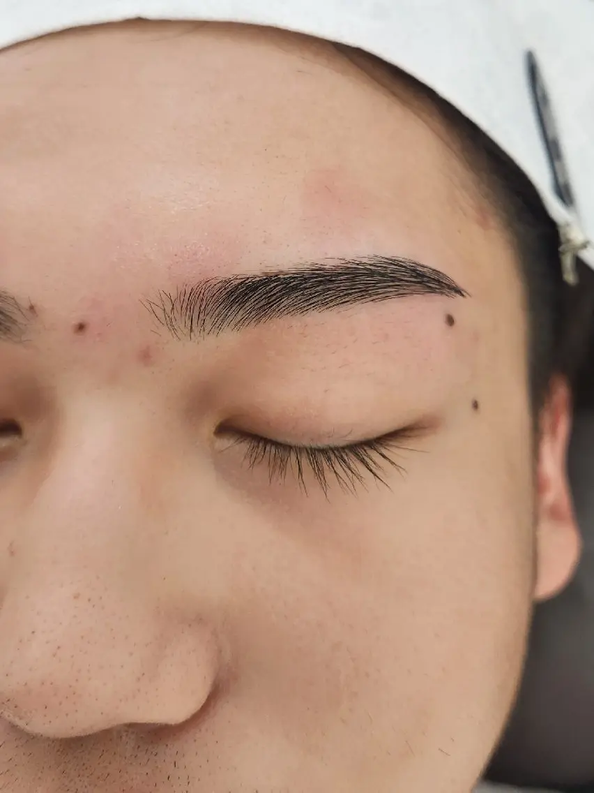 アイブロウ メンズ メンズアイブロウ 眉毛ワックス脱毛 ワックス脱毛 眉カット RYOTA  | 吉祥寺の眉毛・アイブロウイメージ