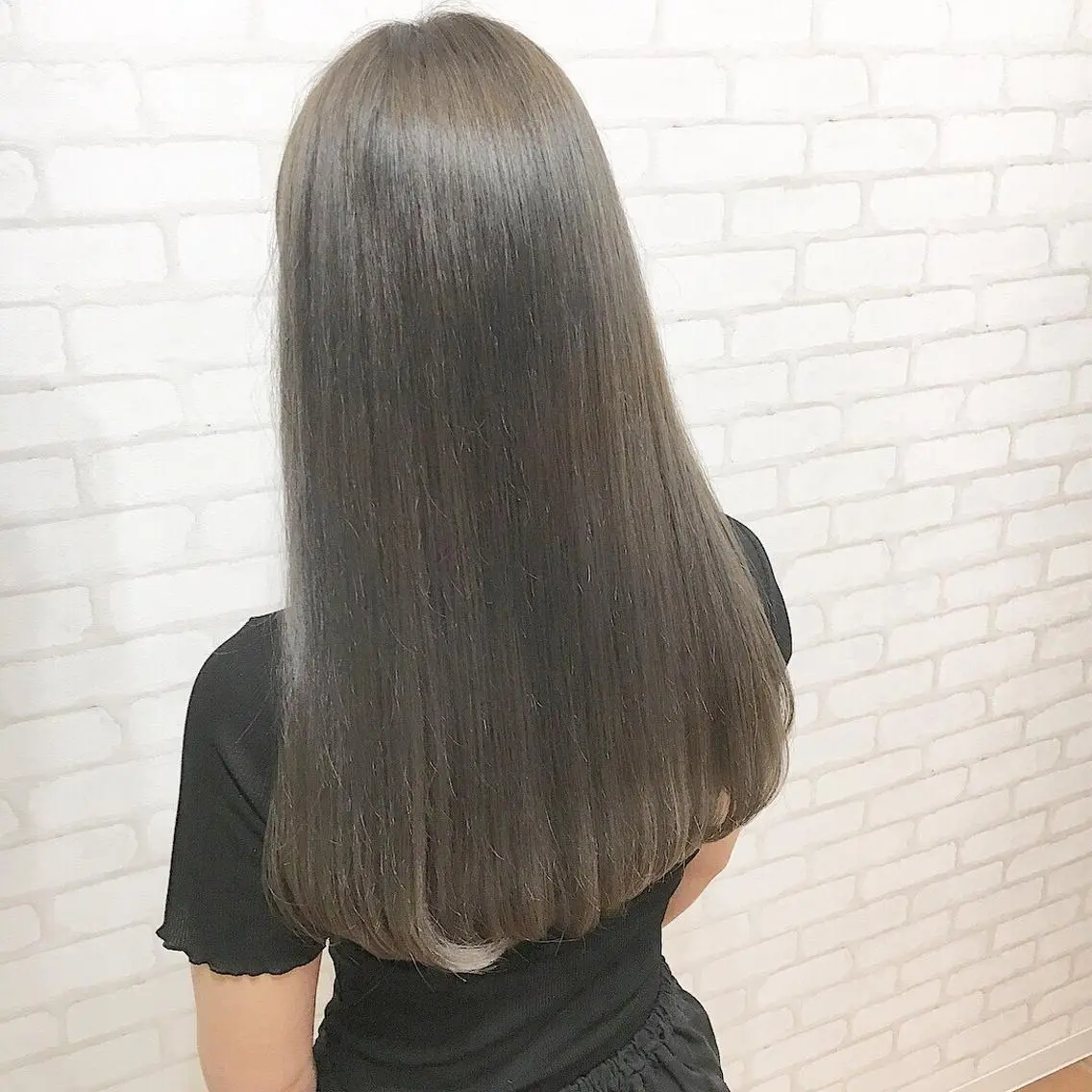 ロング ミヤザキ タクトのヘアスタイル
