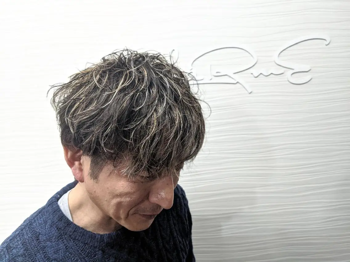 カラー メンズ パーマ メンズハイライト メンズパーマ ハイライトカラー ヘアカラー LaRmE 代表　HoHaRa.のヘアスタイル