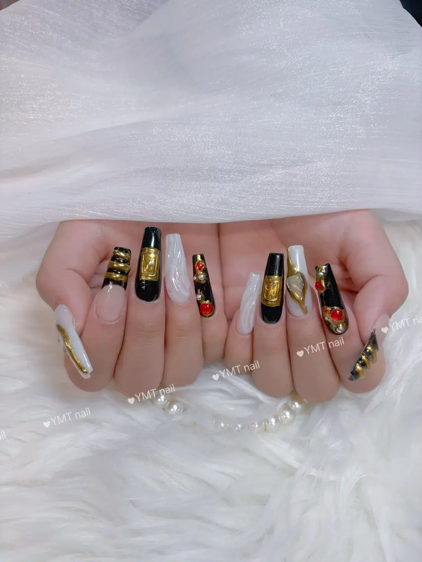 ネイル 長さ出し フットネイル ジェルネイル 韓国ネイル マグネットネイル ハンドネイル YMT NailStudioのネイルデザイン