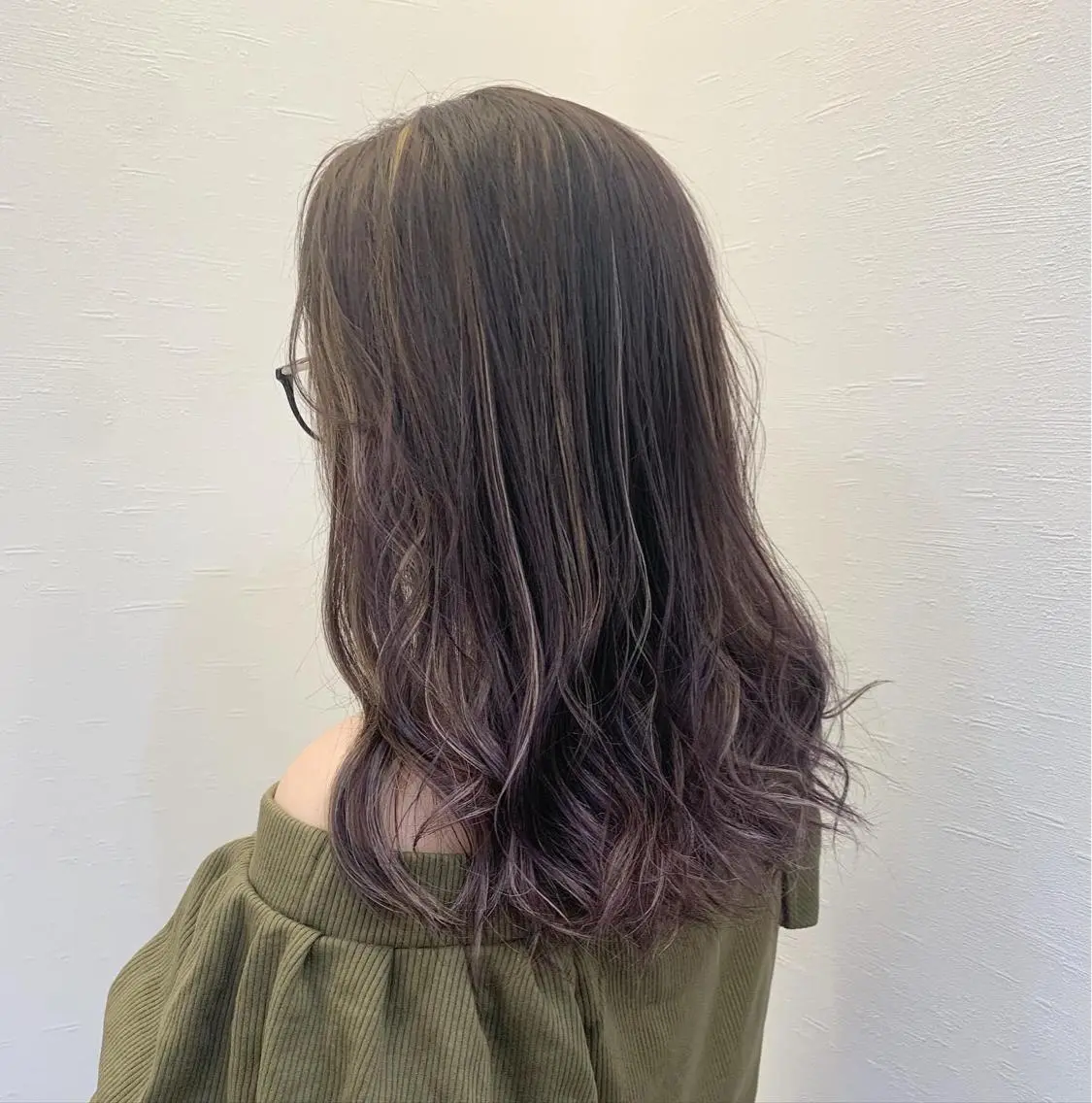 カラー ツノガイ エリのヘアスタイル