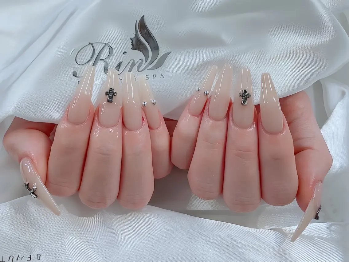 ネイル 成人式 ロングネイル ネイルチップ ハンドネイル Rin Nail 新大久保店のネイルデザイン