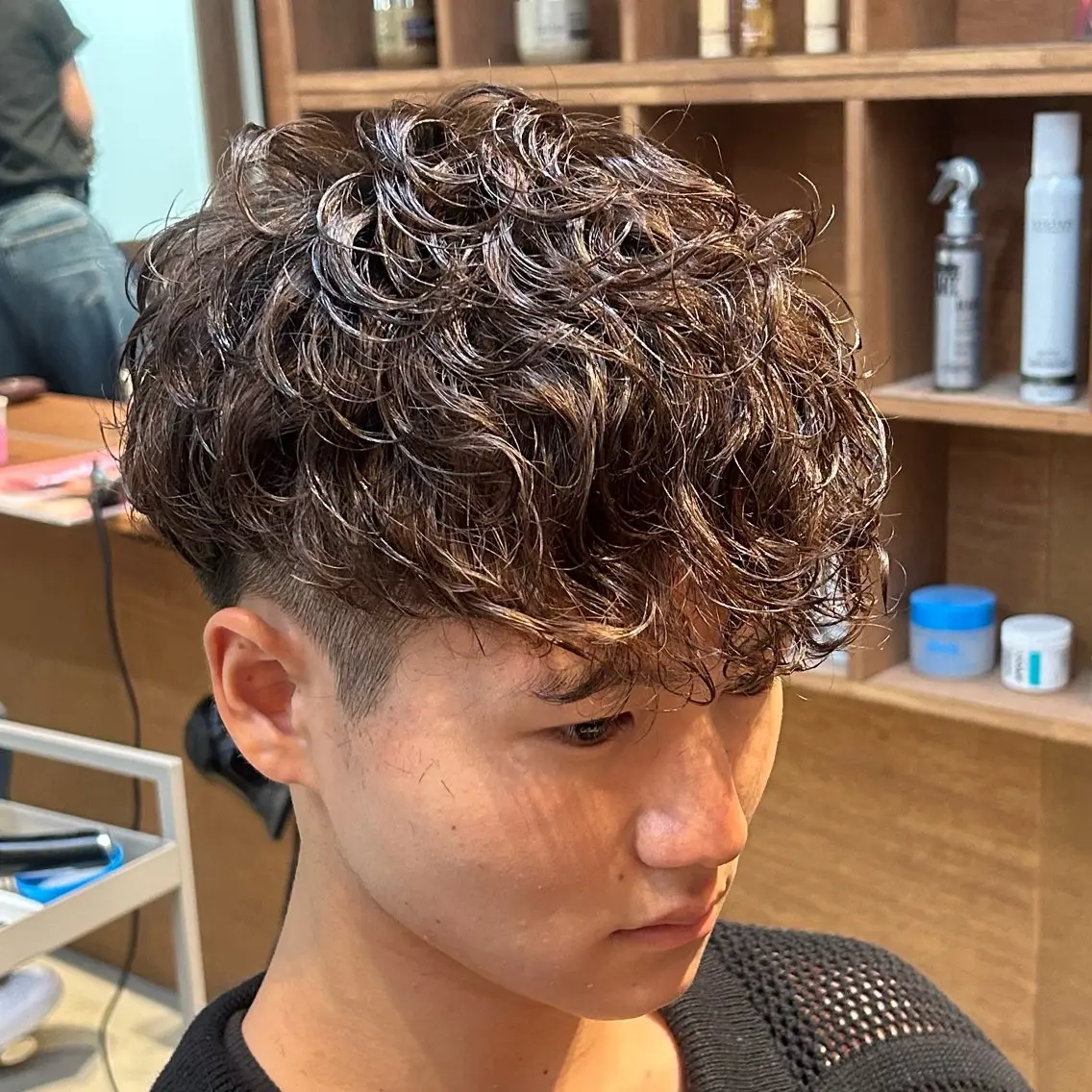ショート パーマ メンズ スペインカール メンズパーマ✨️村越 雄斗のヘアスタイル