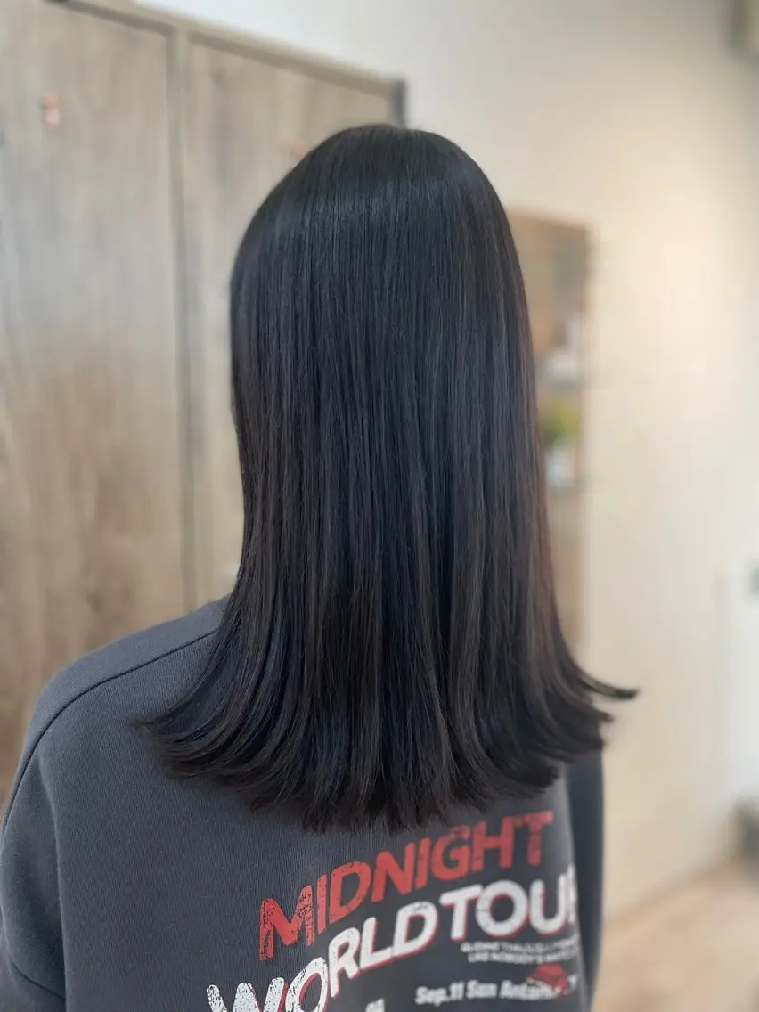 セミロング カット ヘアカラー 縮毛矯正 茅野 あゆ美のヘアスタイル