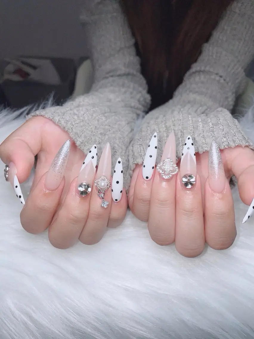 ネイル オーロラネイル ボルドー ブラウン 氷ネイル・うるうるネイル キラキラネイル ハンドネイル Sora  Nail 長さ出し専門店のネイルデザイン