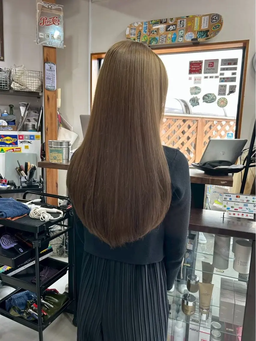 ロング カラー LUCK ユナのヘアスタイル
