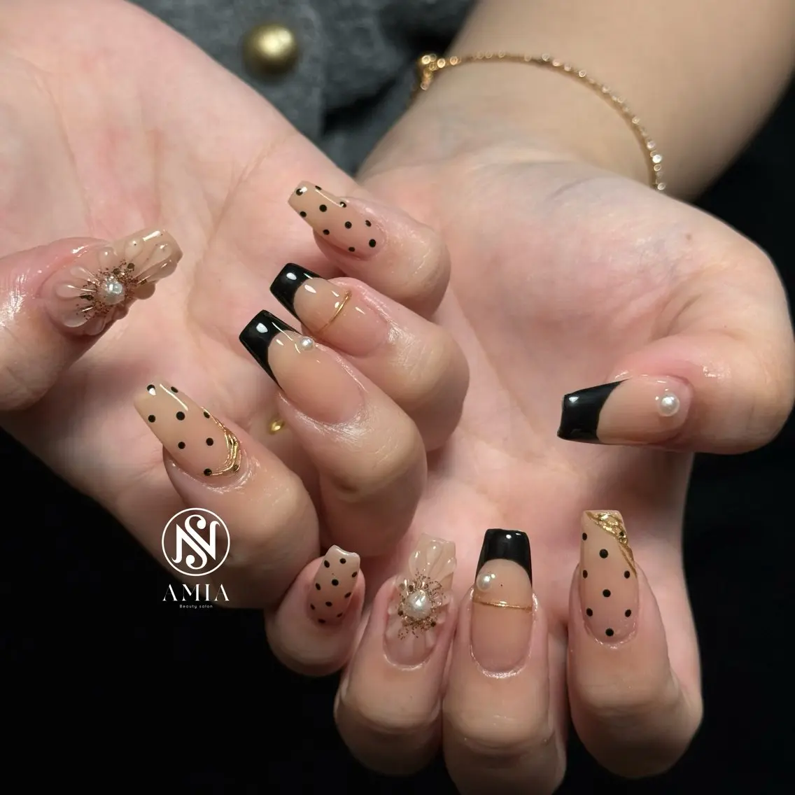セミロング ハンドネイル 🌟AMIA BEAUTY🌟のネイルデザイン