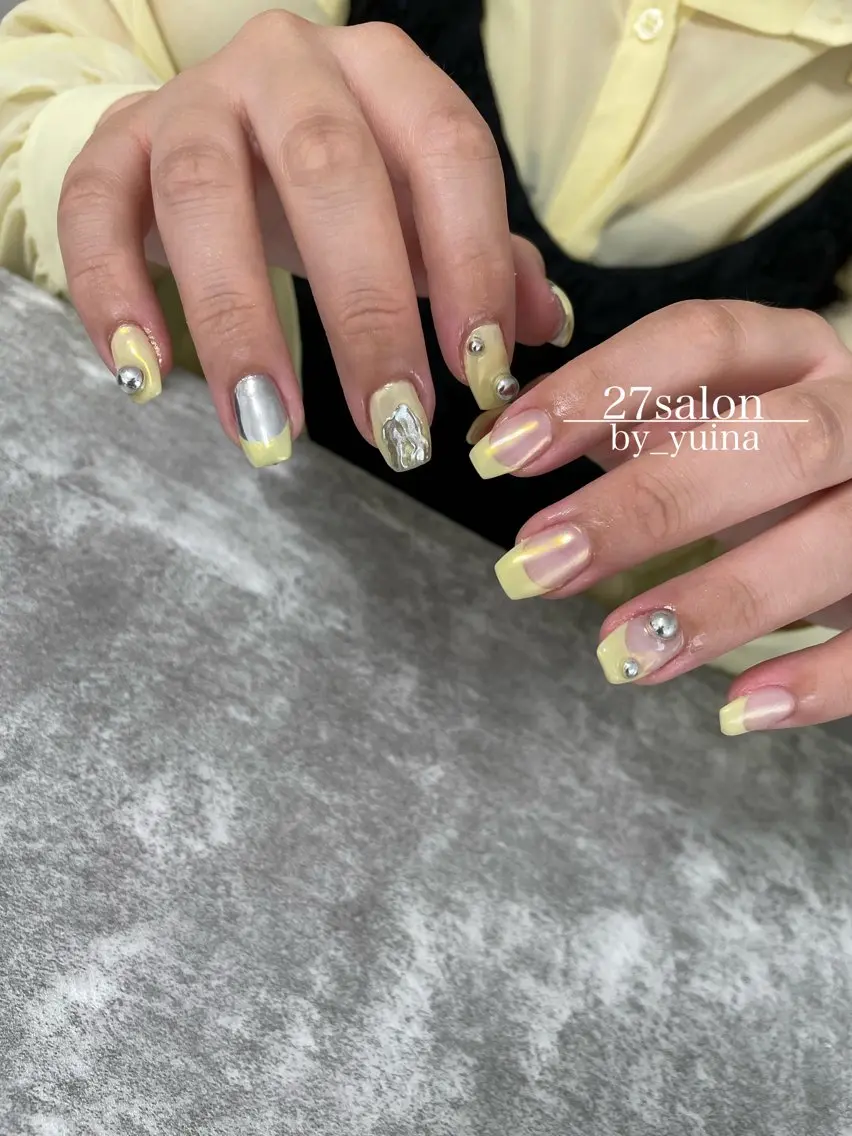 ネイル シルバー 黄色 27salon yuinaのネイルデザイン