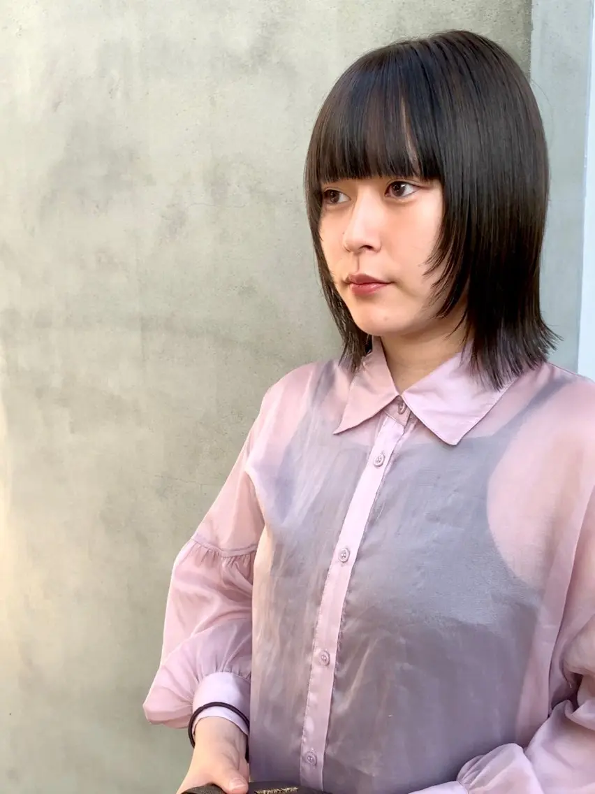 ミディアム カラー ボブレイヤー オリーブグレー ボブ 顔まわりレイヤー レイヤーカット カット ヘアカラー ✨コテ巻き風パーマ ✨川合佑哉のヘアスタイル