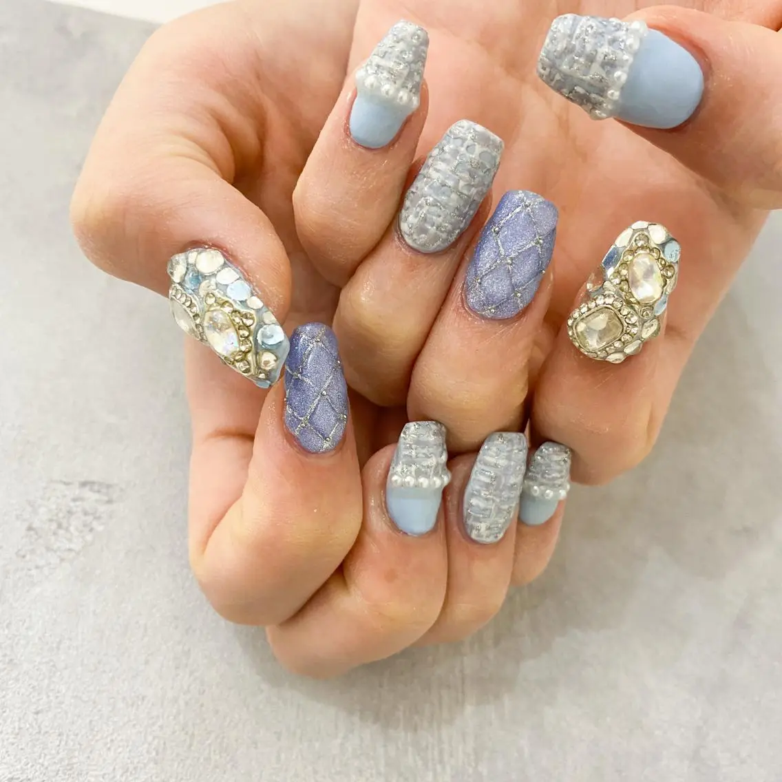ネイル ハンドネイル ゴテゴテ💙ワンホン リオナのネイルデザイン