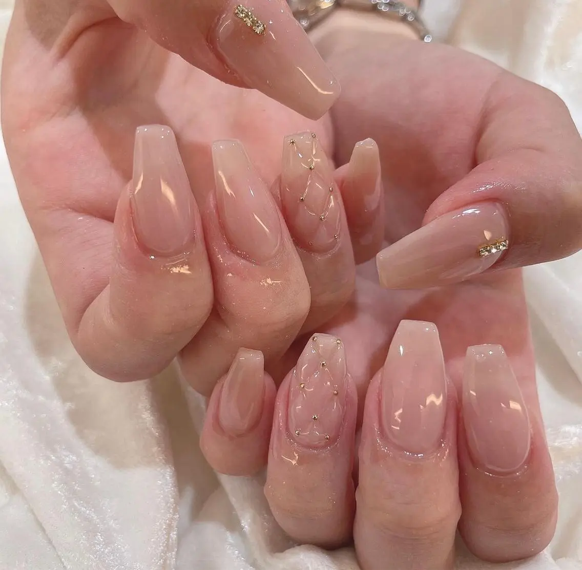 ネイル 長さ出し シンプルネイル ネイルチップ ハンドネイル ISA_ BELLAのネイルデザイン