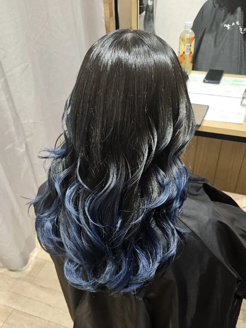 ロング カラー ハイレイヤー レイヤーカット ヘアカラー トリートメント Miuri/ミユリ 柔らかい雰囲気ヘアのヘアスタイル