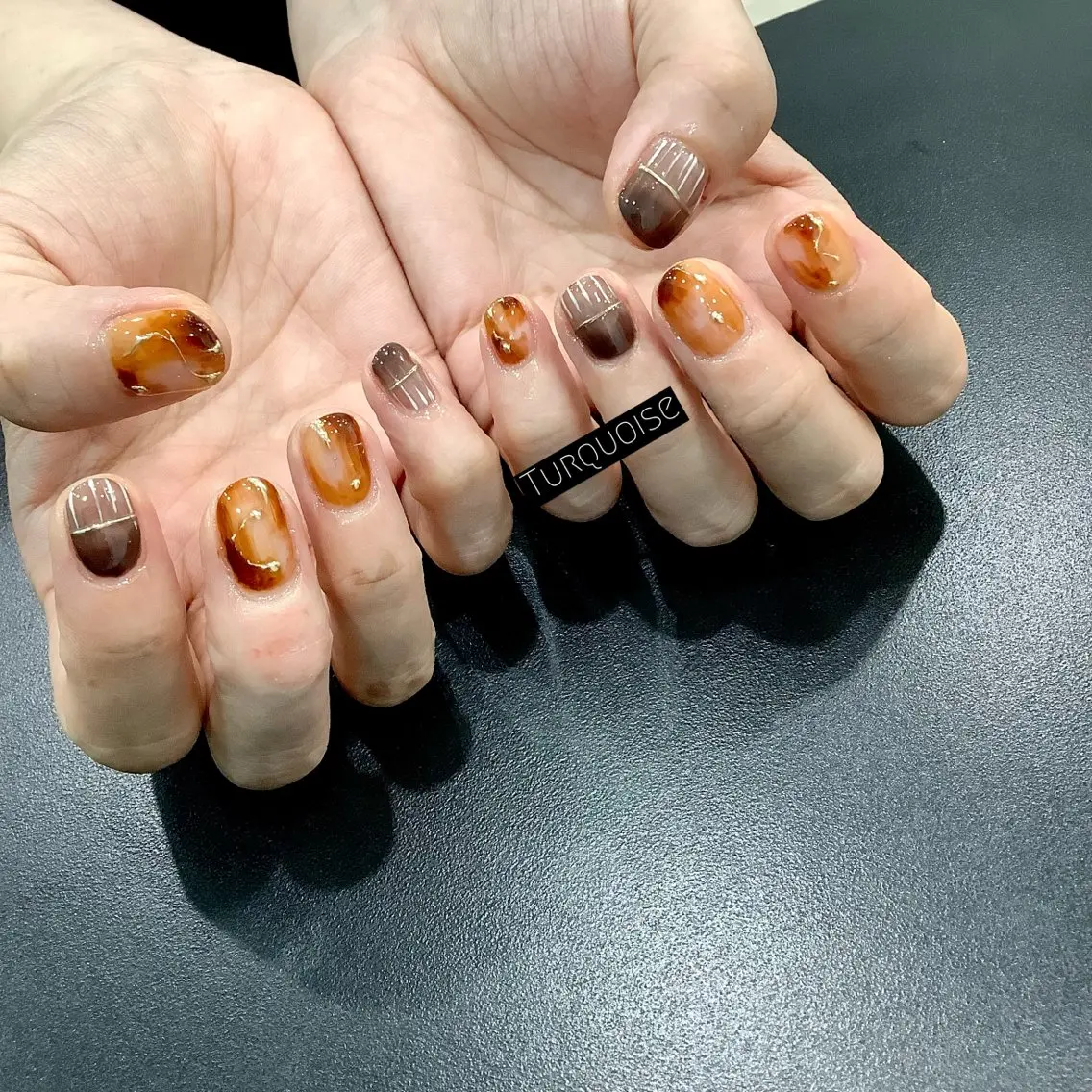 ネイル ハンドネイル ハンドケア 個性派ネイルサロン 💅🏼ターコイズのネイルデザイン