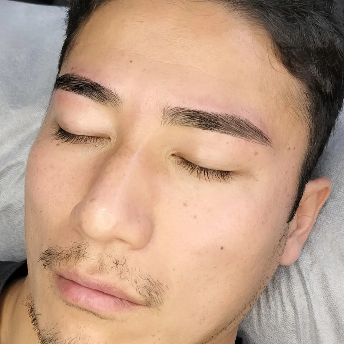 メンズ アイブロウ THE BROW新宿 KONNOの眉毛・アイブロウイメージ