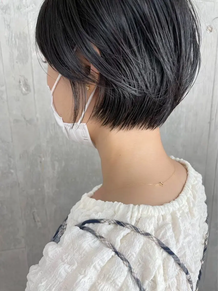 ショート くびれヘア ショートヘア 森田遥奈/透明感カラ ー/酸性ストレートのヘアスタイル