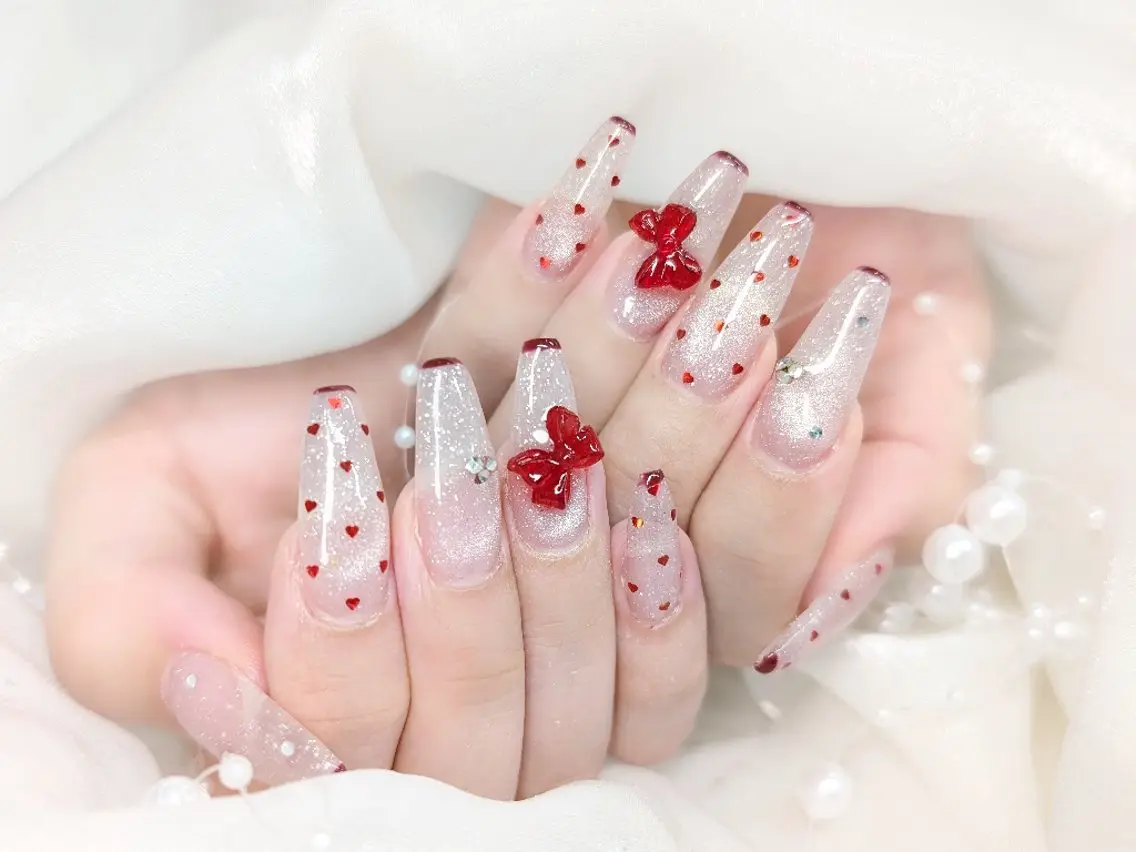 ネイル 長さ出し ジェルネイル キラキラネイル ラメ(グリッター) ニュアンスネイル Chouette Nailのネイルデザイン