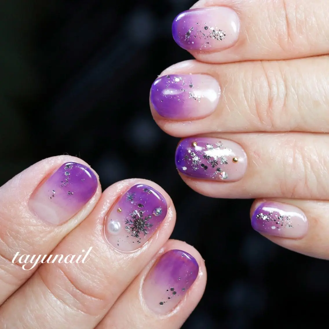 ネイル アートネイル ブルー ジェルネイル グラデーション キラキラネイル ネイルサロン 【たゆnail】のネイルデザイン