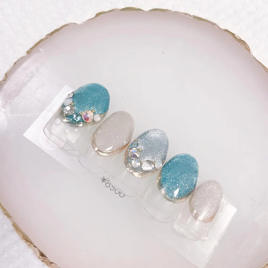 ネイル フレンチネイル キラキラネイル ハンドネイル CHIARA nailsのネイルデザイン