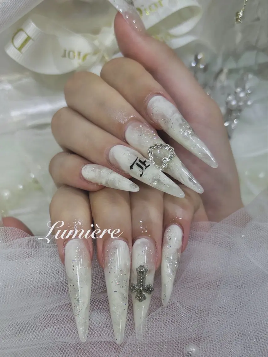 ネイル ロングネイル スーパーロングネイル ハンドネイル Lumière｜ ロング｜ワンホンのネイルデザイン