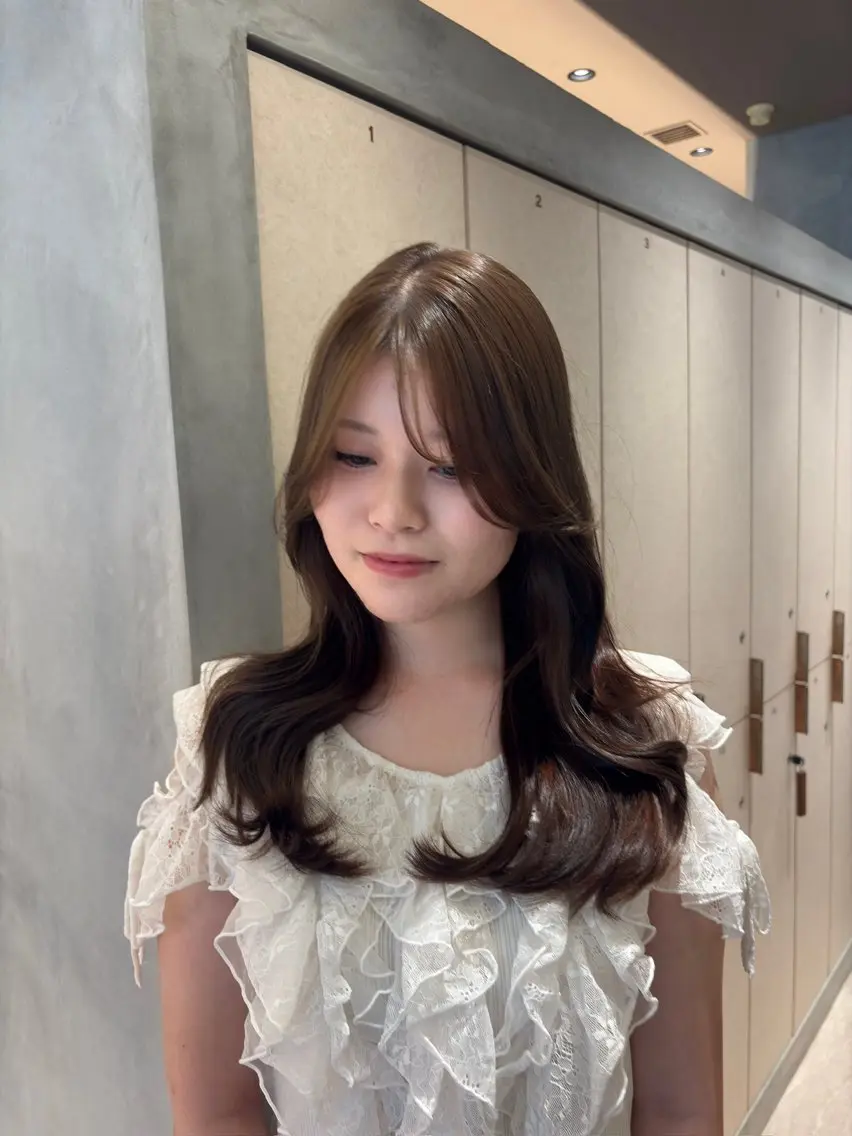 セミロング カラー ベージュカラー ブラウンカラー 透明感カラー マロンブラウン オリーブベージュ カット ヘアカラー トリートメント 柔らかいhair🐕 Yu🫧銀座🩶のヘアスタイル