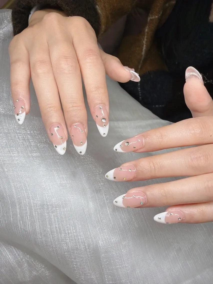 ネイル 長さ出し グラデーション 卒業式 キラキラネイル マグネットネイル ハンドネイル Lee Nailsのネイルデザイン