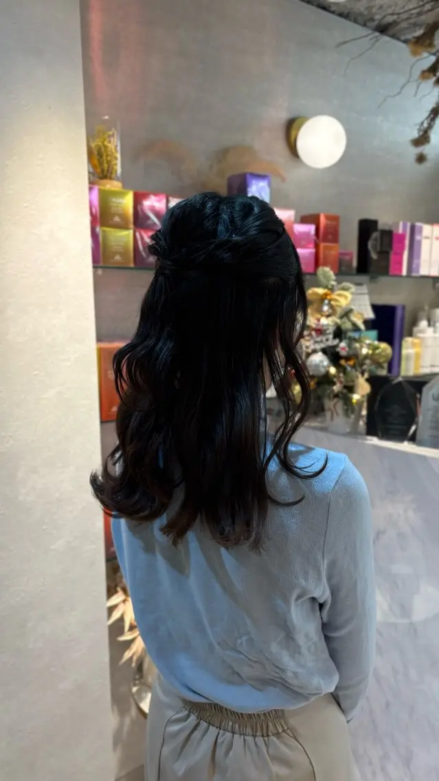 ミディアム ヘアアレンジ ハーフアップ 🌙小林春月/新宿/ 美髪/ハイトーン🌙のヘアスタイル