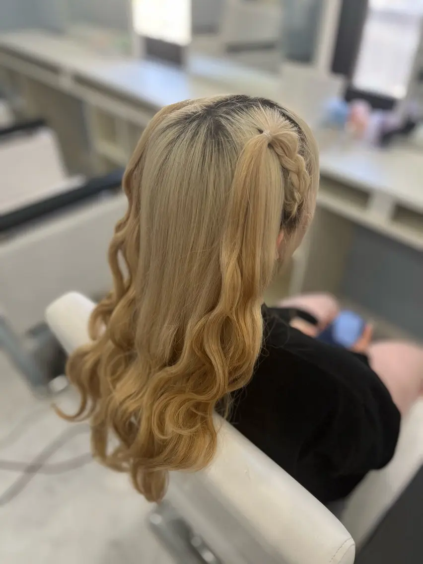 ロング ヘアアレンジ 三つ編み 岡本 葵朱花のヘアスタイル